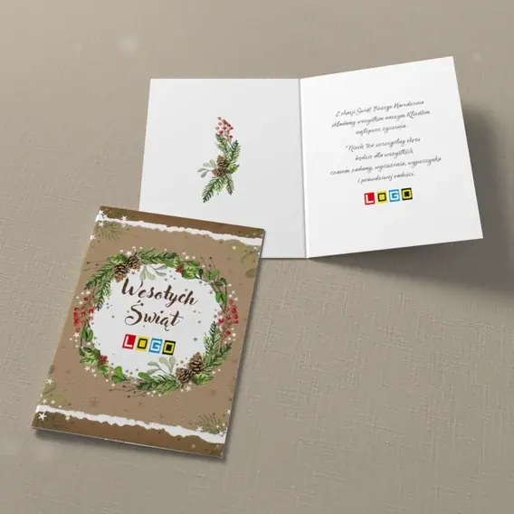 Kartka świąteczna z logo BN1-093 Brązowy papier i świerkowy krąg, widok ogólny