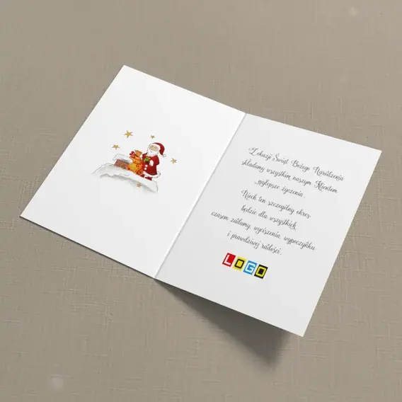 Kartka świąteczna z logo BN1-186 Czerwony płaszcz obok komina, wnętrze