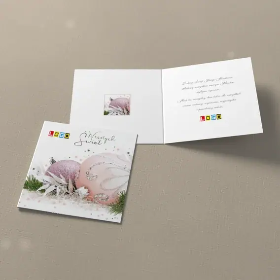 Kartka świąteczna z logo BN2-261 Pudrowy róż w igliwiu, widok ogólny