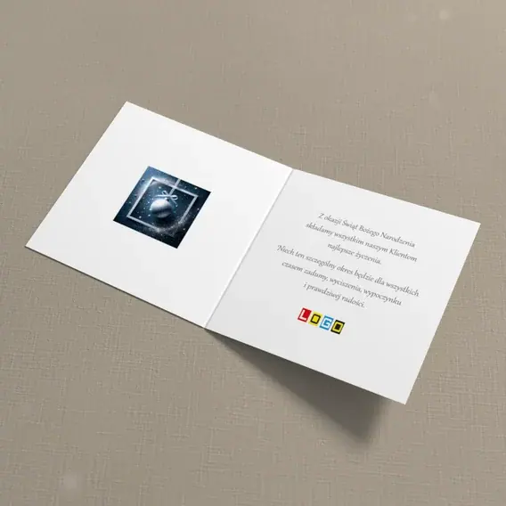 Kartka świąteczna z logo BN2-499 Szklana ozdoba w granatowej poświacie, wnętrze