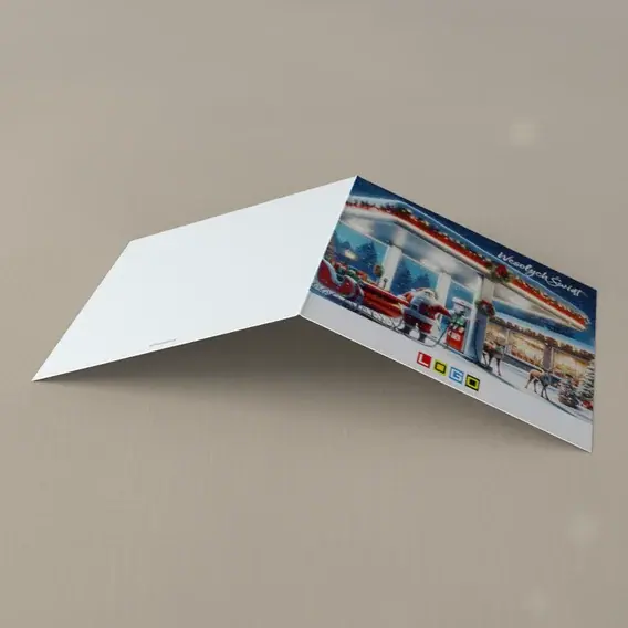 Kartka świąteczna z logo BN2-538 Pokój z girlandami i saniami, tył
