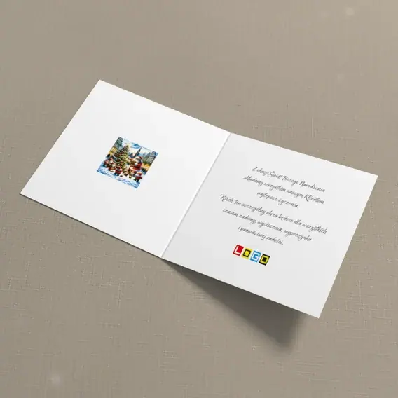 Kartka świąteczna z logo BN2-681 Skrzaty przed rozświetlonym drzewem, wnętrze