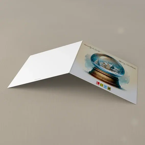 Kartka świąteczna z logo BN2-693 Kula z domkiem na cokole, tył
