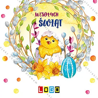 Żółte pisklę w pękniętej skorupce, wianuszek z bazi i żonkili, a obok niebieskie jajo; napis w fiolecie i granacie