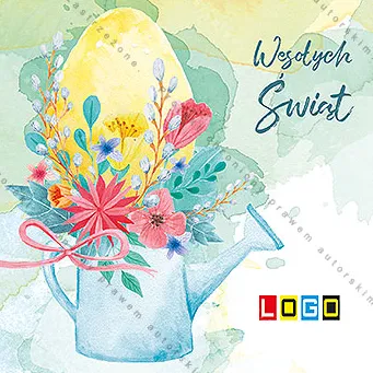 Niebieska konewka z wiosennym bukietem i bazią, za nią żółte jajo, miętowe tło w akwareli, granatowy napis