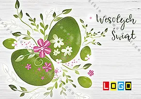 Zielone jajo z kwiatem i listkowym wzorem na białych deskach, jasne gałązki z lewej, pionowy szary napis